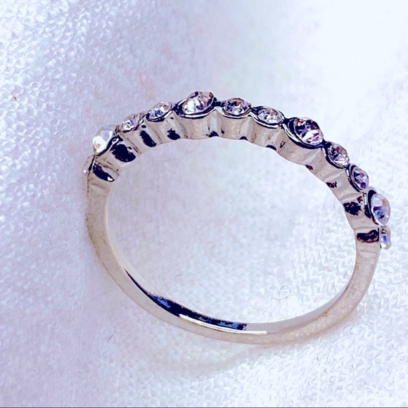 ❣️$25/3❣️ Elegant Rhinestones Sliver Plated Ring - Picture 5 of 9